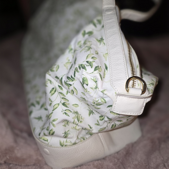 Neely & Chloe RARE Weekender - Picture 7 of 9